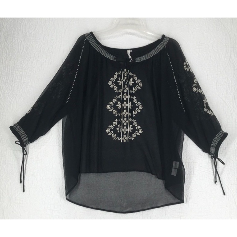 Willow and Clay Sheer Cover Blouse‎ Size L Embroidered 3/4 Sleeve Black